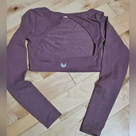 Lazuli Label cropped open back long sleeve - Picture 4 of 6